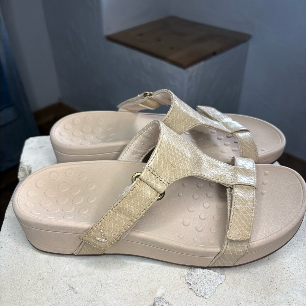 Vionic Pacific Ellie oat beige Snake Print Sandals Comfort Size7.5 preloved - Picture 5 of 9